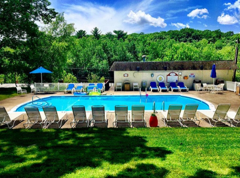 Resort Cove Haven Lakeville